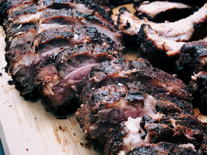 DIY Barbecue im Garten 🍖🔥 Spareribs nach meinem Geheimrezept — 6 Stunden Low & Slow.